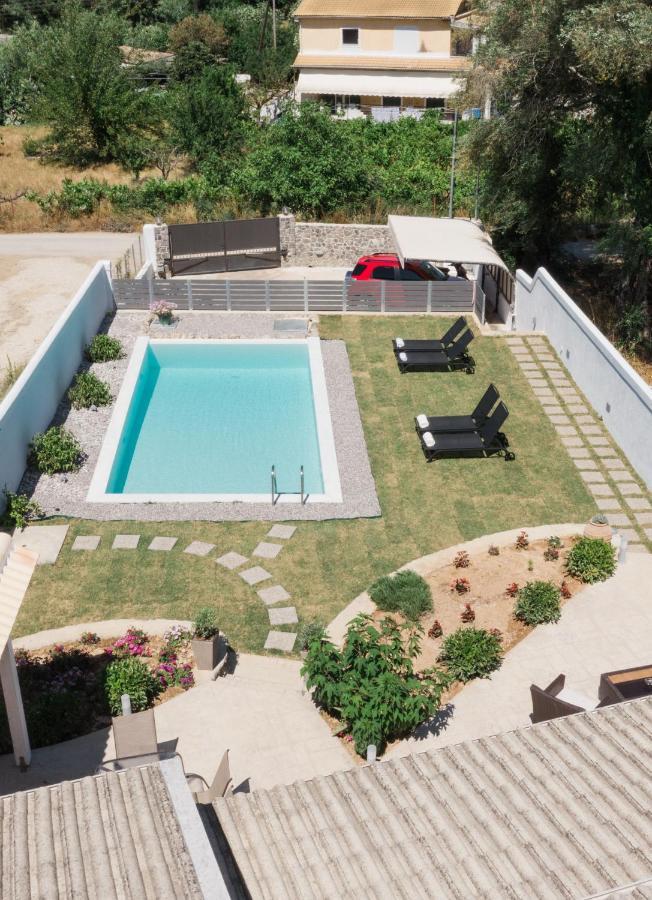 Katikia House Villa Kompitsion ภายนอก รูปภาพ