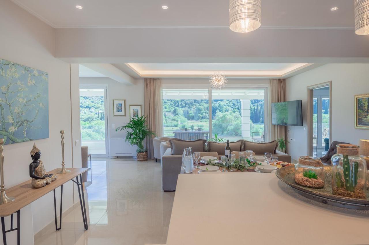Katikia House Villa Kompitsion ภายนอก รูปภาพ
