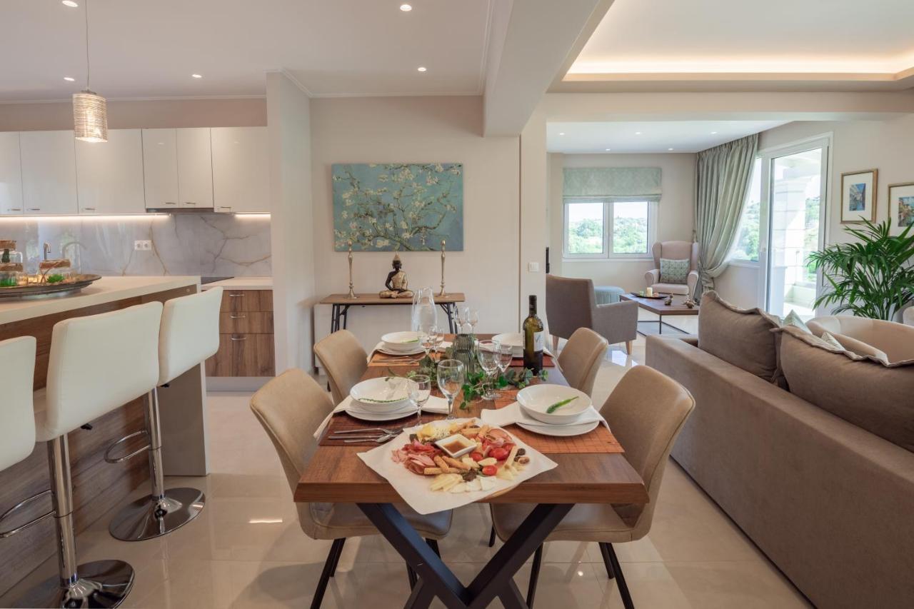 Katikia House Villa Kompitsion ภายนอก รูปภาพ